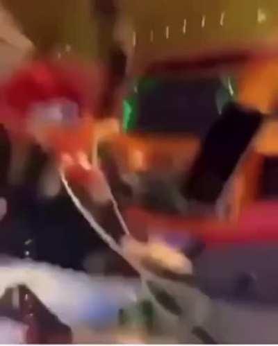 locks the steering wheel by removing car key........