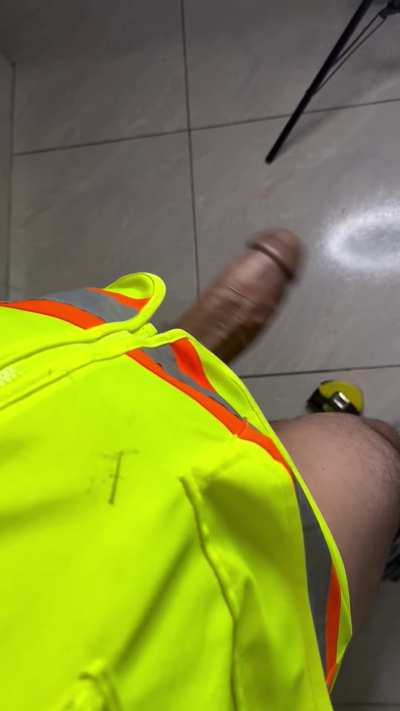 Would you hire this migrant handyman?