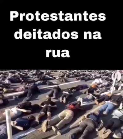 Por que tem tanta lombada nessa rua ?