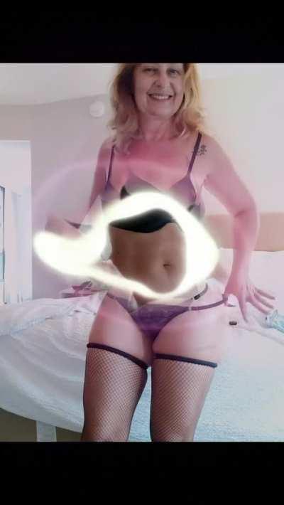 Good morningggg honey, tell me if those lingerie are good for our meeting today! Waiting u 💋 (52y)