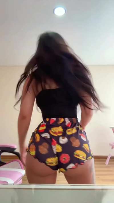 Certified booty claps 😏