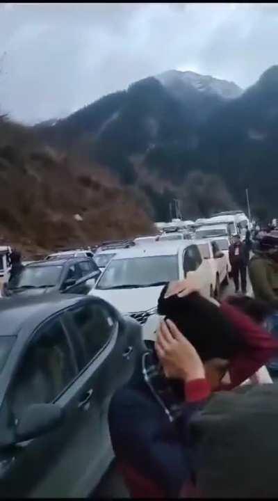 Manali to Atal Tunnel Cars got....