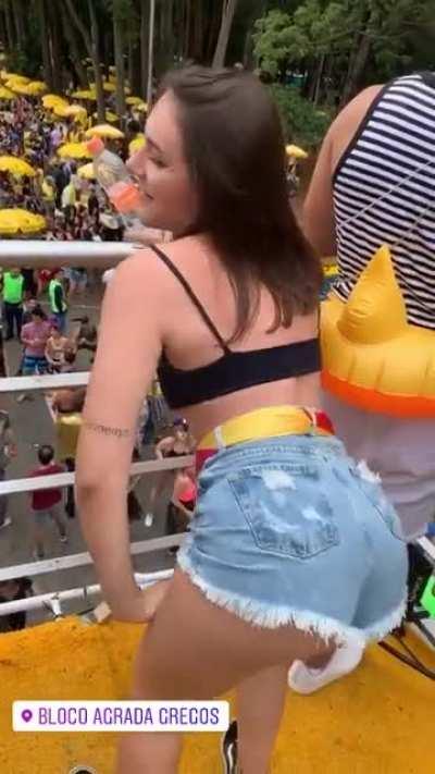 Becca Pires no carnaval
