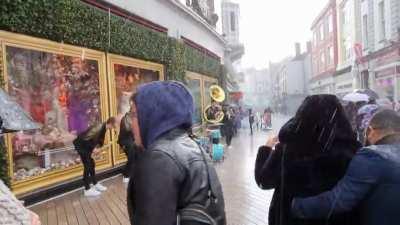 Rain is not an obstacle for Jazz!