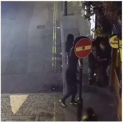 UNDERCOVER COPS ACT DRUNK TO CATCH WATCH THIEVES IN THE UK