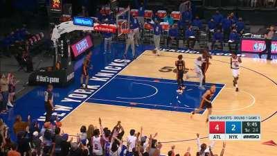 [Highlight] MSG goes nuts as Julius Randle hits the three