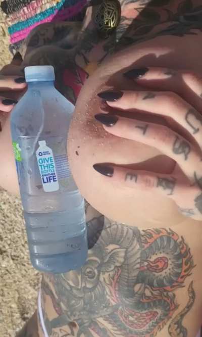 Tittyfucking Waterbottle at Public Beach 🏖️💦
