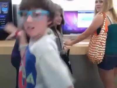 carti fans vibing to pissy pamper knowing it will never drop