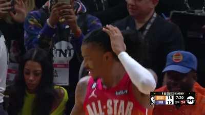 [Highlight] Ja Morant does a casual 360 throw-in