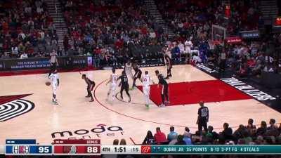 [Highlight] Ty Lue celebrates early as the Clippers get an open dunk out of an ATO