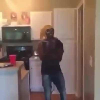 Dio Brando 5 seconds after starting a fight with him: