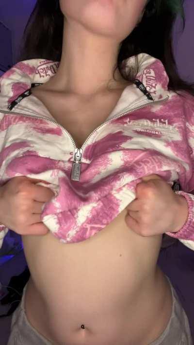 share your age and I might DM you my snap ;)