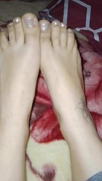 Hi, I'm a new girl here. How many fun things could I do with my feet? 💞🥰