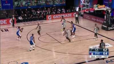 Embiid working against double teams vs Spurs