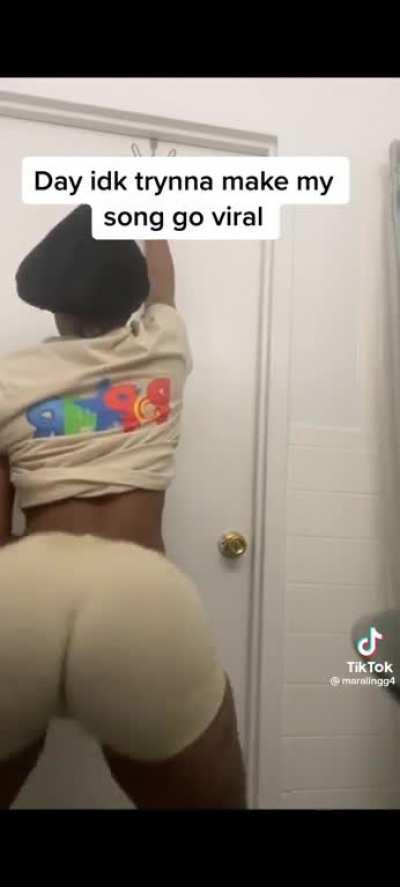 She b going dumb w that ass omg