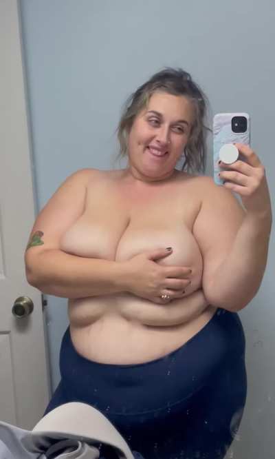 I’d wake you up to titty fucks everyday 🤭