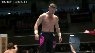 Ospreay counters Kota Ibushi's move