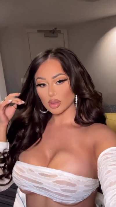 Jenny is everything goddess 🤤