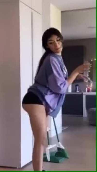 twerking in booty shorts