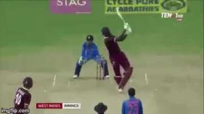 Thala teasing with slow stumping