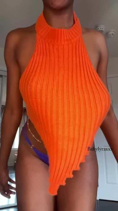 I want to hypnotize you with my titties!