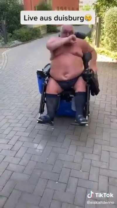 Cringetopia mods in their natural habitat