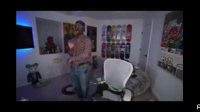 BANK TELLER KNOW WHERE I STAY 😫