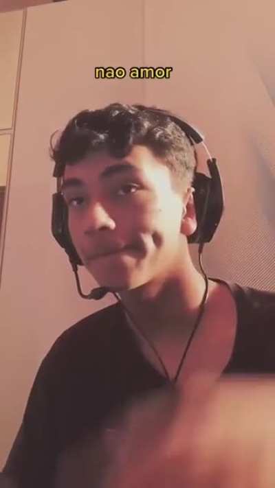 é foda, acontece direto