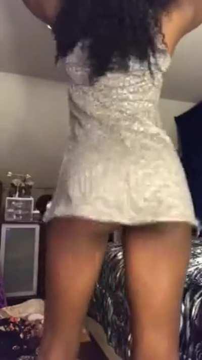 You'll like watching her twerking without panties