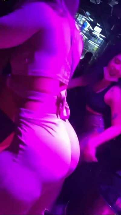 Women like gains, too. @fit.faith