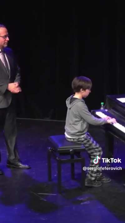 “Es mejor sacrificar 5 minutos de 400 personas para que Ulises tenga un momento”.