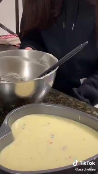 Cake and Brazilian love songs 😘🥰🥰😍😜🤪