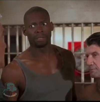 Cuando Llega un Recluta Nuevo de los Salamandras y Conoce a sus Nuevos Compañeros !!!