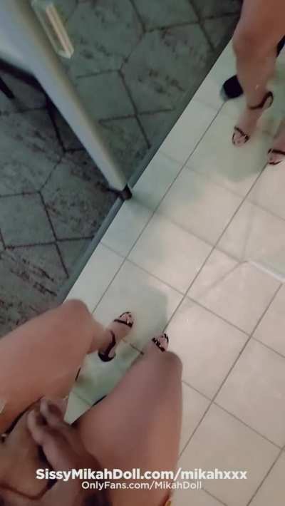 He rubbed my sissy clitty until I dripped juice