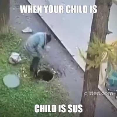 Who knew Among Us memes could still be funny ⊙.☉