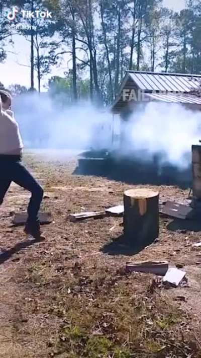 - Дорогая, наруби дров.