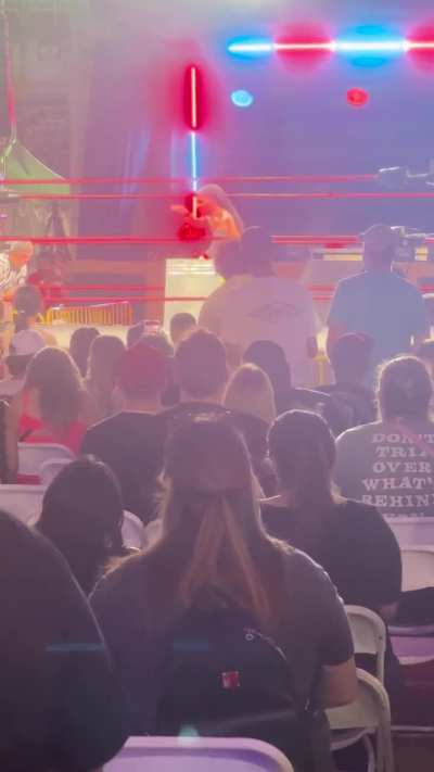 i thought i was at the state fair, wtf 😭