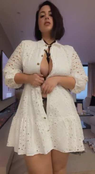 Would you ever fuck a thick mom bod?