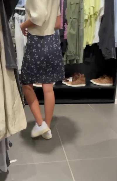 I’m just a horny 20 years old looking [F]or attention