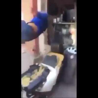 How it feels to chew 5gum 🤪