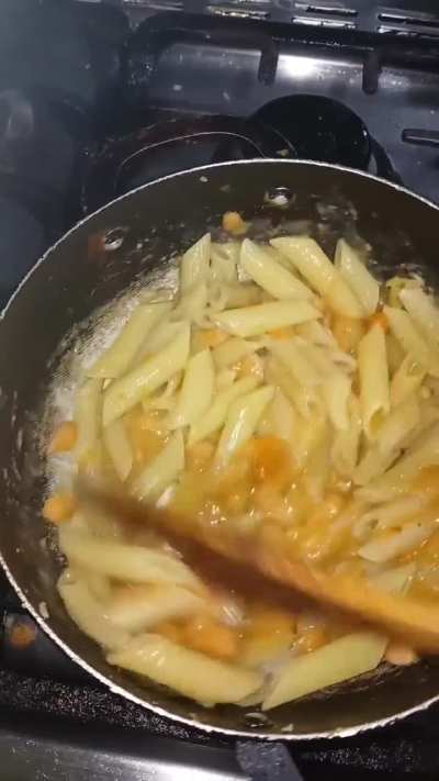 la proteína anda flotando en este plato