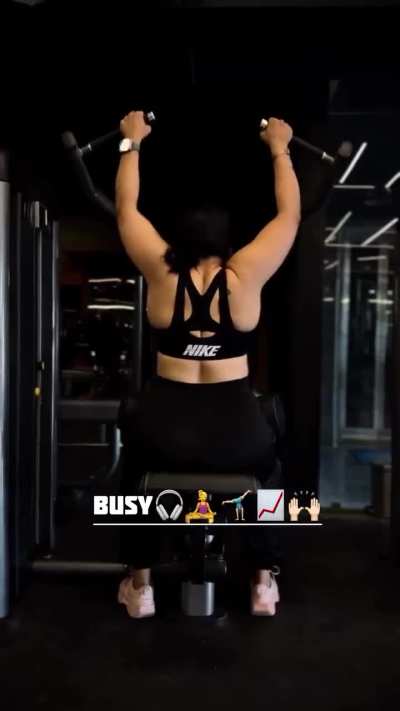 Busy Working @fit_withakki [igw]