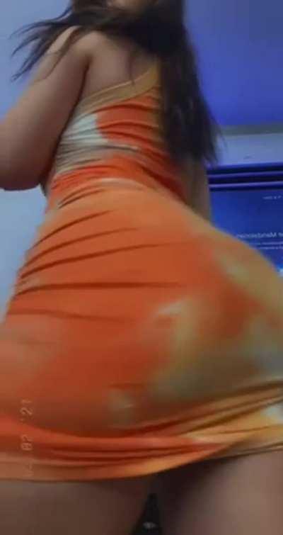 Anyone know her name?Thanks in advance