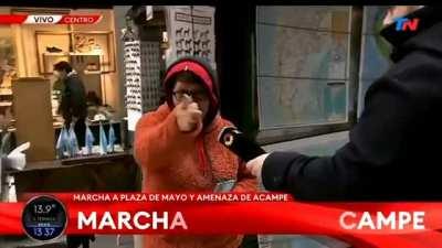 ¿ Y cómo esta la calle en Argentina? || La calle: