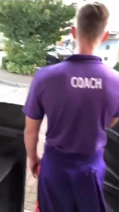 Drunk bloke finds out after testing this man's patience