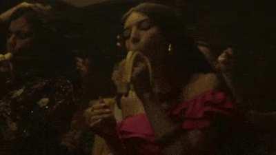 Mimi Keene looks like she knows what she's doing