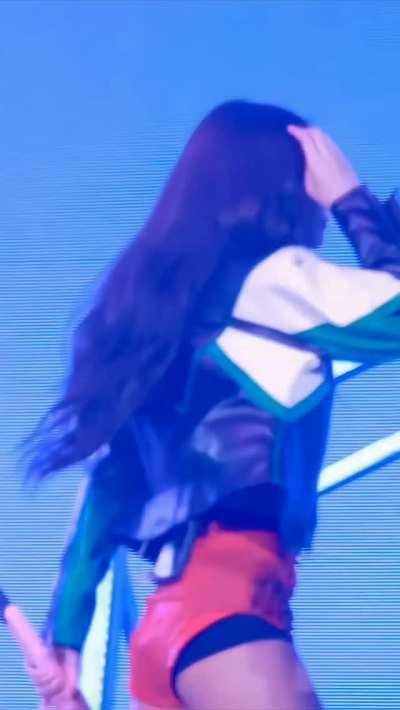 BLACKPINK JENNIE (enhanced to 2k quality)