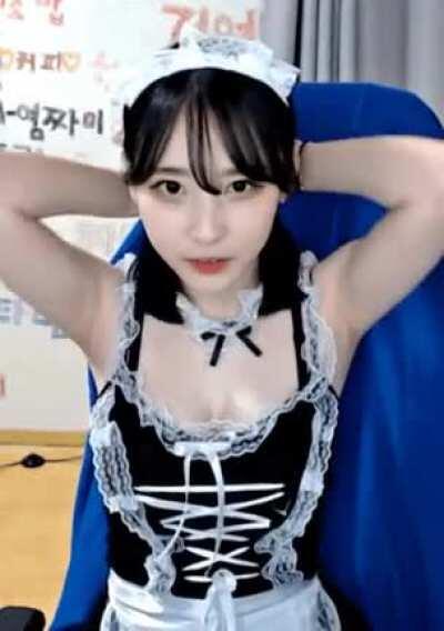 Imagine the aromatic smell she holds between her arms