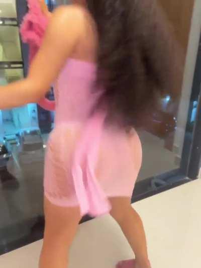 Giank@ Dancing in sexy pink dress