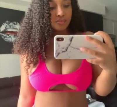 Corie mirror cleavage